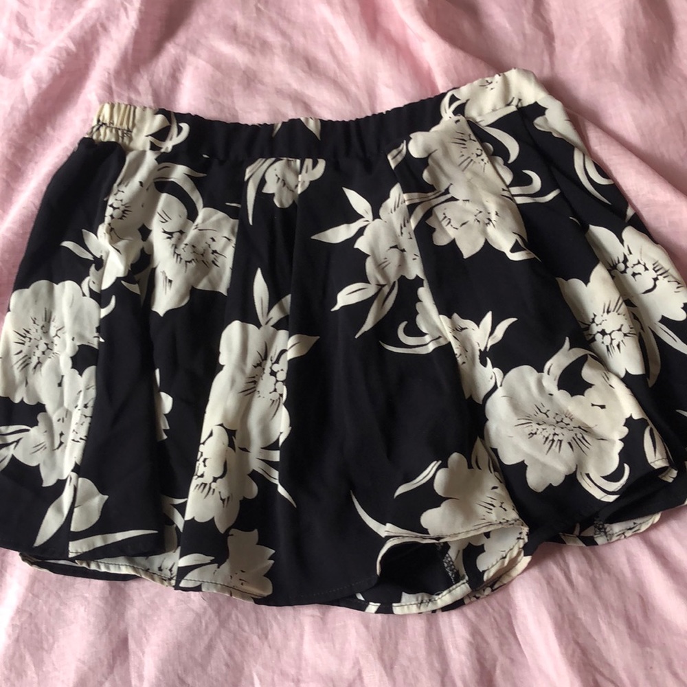 Boutique flowy high waisted shorts